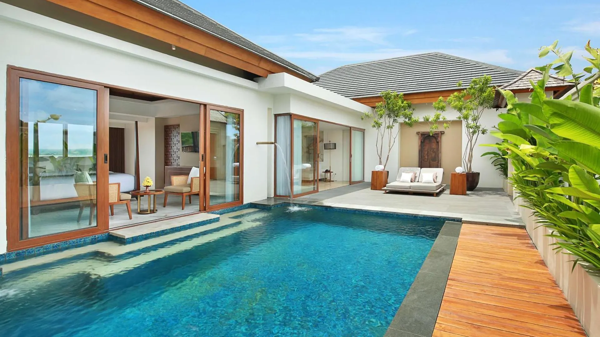 The Bandha Hotel & Suites Legian 5*,