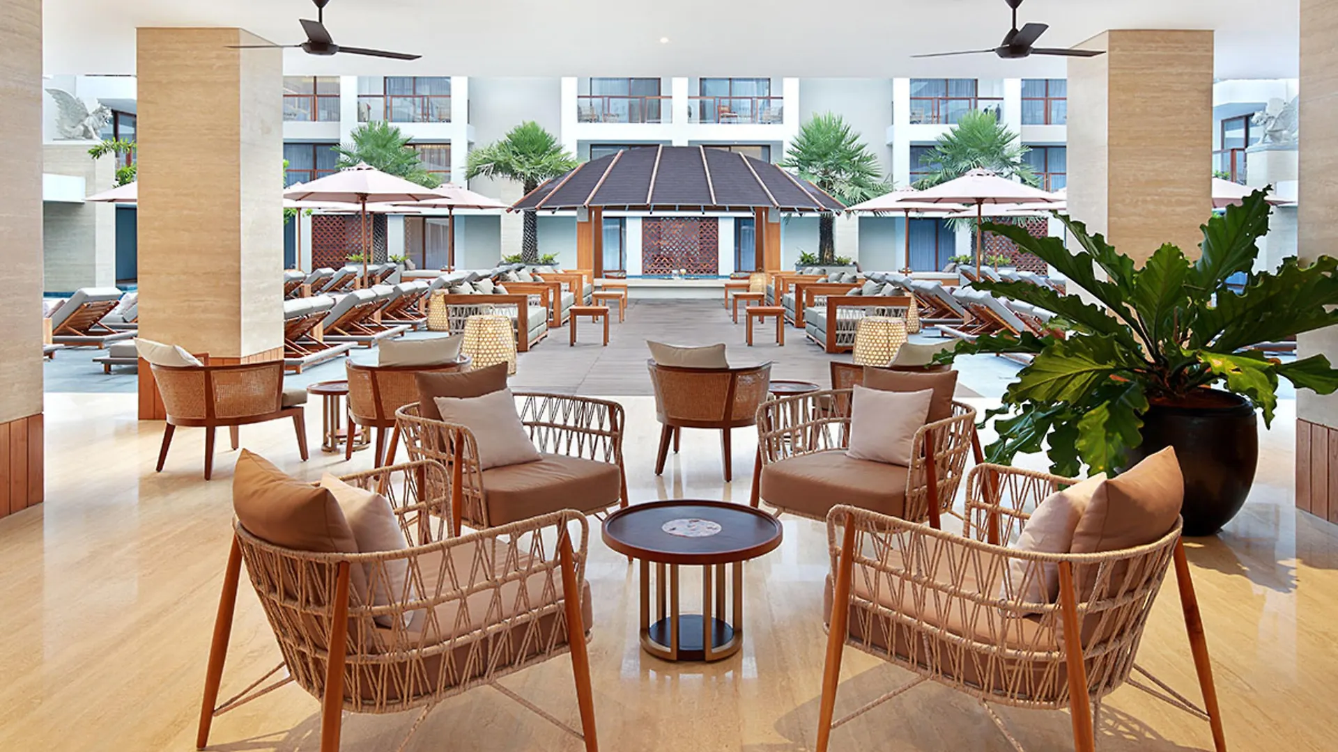 The Bandha Hotel & Suites Bali Легиан